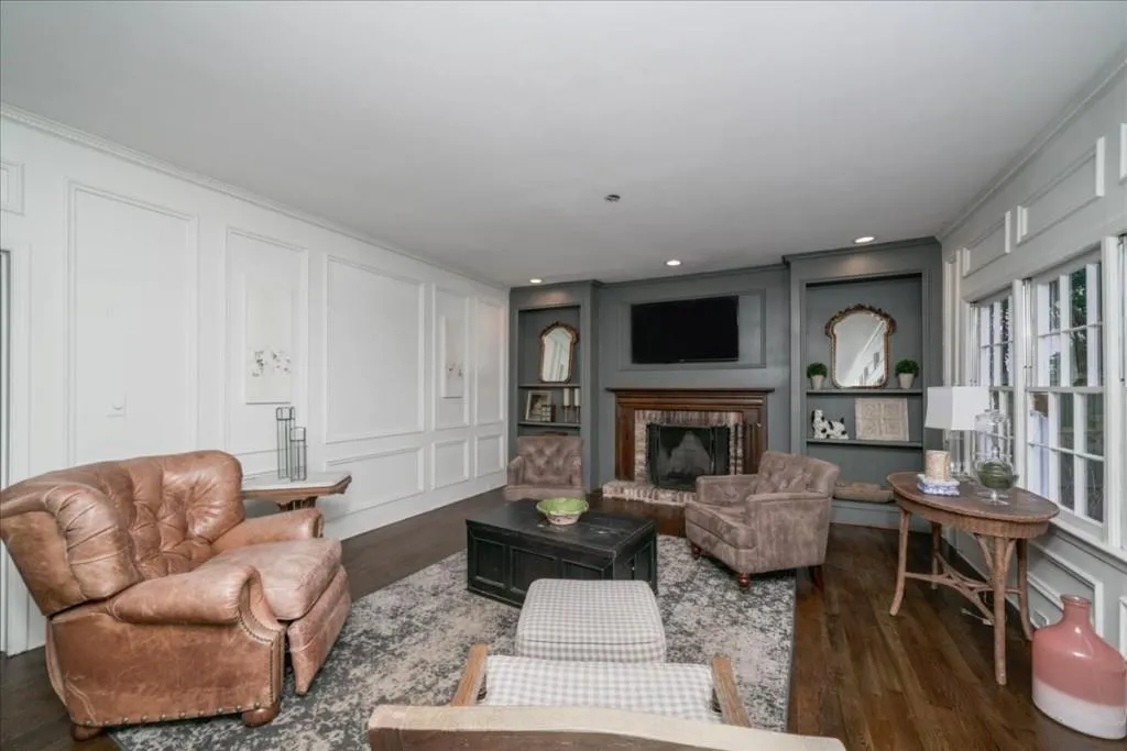 415 N Harbor Drive, Sandy Springs, Georgia 30328, 4 Bedrooms Bedrooms, ,3 BathroomsBathrooms,Residential,Sold,415 N Harbor Drive,7180197