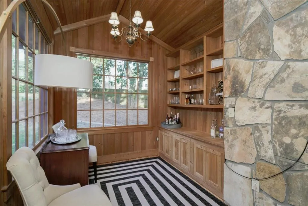 415 N Harbor Drive, Sandy Springs, Georgia 30328, 4 Bedrooms Bedrooms, ,3 BathroomsBathrooms,Residential,Sold,415 N Harbor Drive,7180197