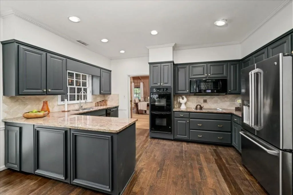 415 N Harbor Drive, Sandy Springs, Georgia 30328, 4 Bedrooms Bedrooms, ,3 BathroomsBathrooms,Residential,Sold,415 N Harbor Drive,7180197