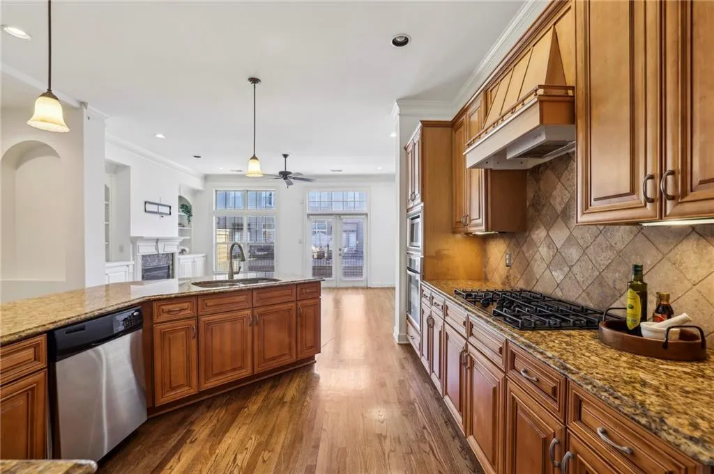911 Telfair Close, Sandy Springs, Georgia 30350, 3 Bedrooms Bedrooms, ,3 BathroomsBathrooms,Residential,Sold,911 Telfair Close,7528916