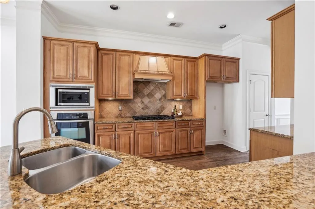 911 Telfair Close, Sandy Springs, Georgia 30350, 3 Bedrooms Bedrooms, ,3 BathroomsBathrooms,Residential,Sold,911 Telfair Close,7528916