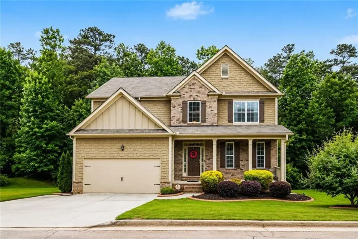 Welcome Home to Mirror Lake Living!