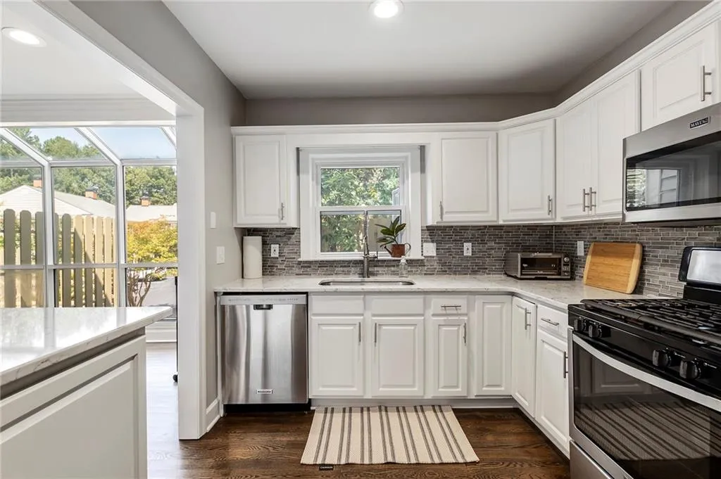 72 Mount Vernon Circle, Atlanta, Georgia 30338, 3 Bedrooms Bedrooms, ,2 BathroomsBathrooms,Residential,Sold,72 Mount Vernon Circle,6944116