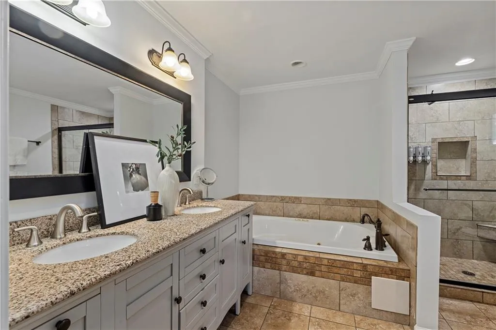 805 Sudbury Road, Atlanta, Georgia 30328, 5 Bedrooms Bedrooms, ,3 BathroomsBathrooms,Residential,For Sale,805 Sudbury Road,7660712