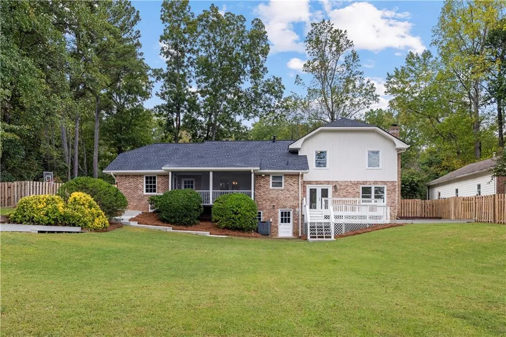 805 Sudbury Road, Atlanta, Georgia 30328, 5 Bedrooms Bedrooms, ,3 BathroomsBathrooms,Residential,For Sale,805 Sudbury Road,7660712