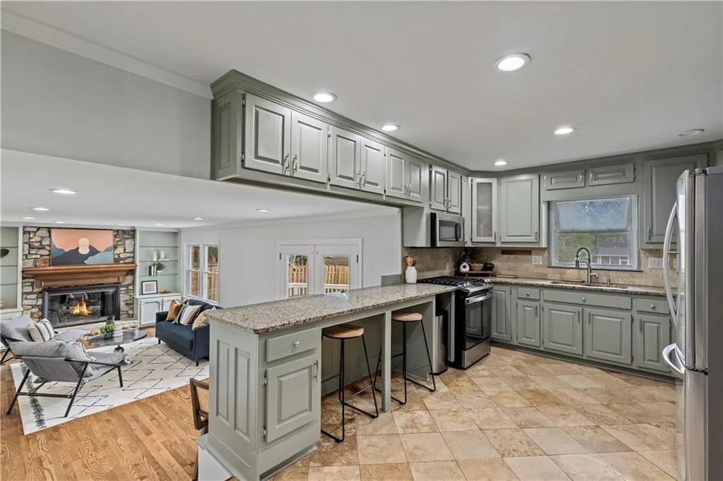 805 Sudbury Road, Atlanta, Georgia 30328, 5 Bedrooms Bedrooms, ,3 BathroomsBathrooms,Residential,For Sale,805 Sudbury Road,7660712