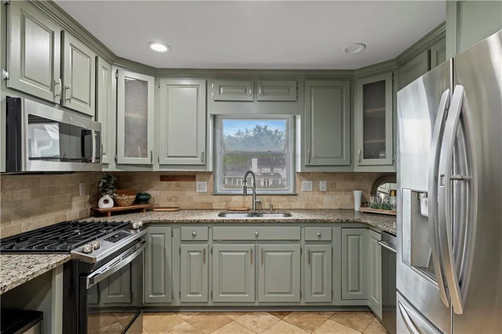 805 Sudbury Road, Atlanta, Georgia 30328, 5 Bedrooms Bedrooms, ,3 BathroomsBathrooms,Residential,For Sale,805 Sudbury Road,7660712