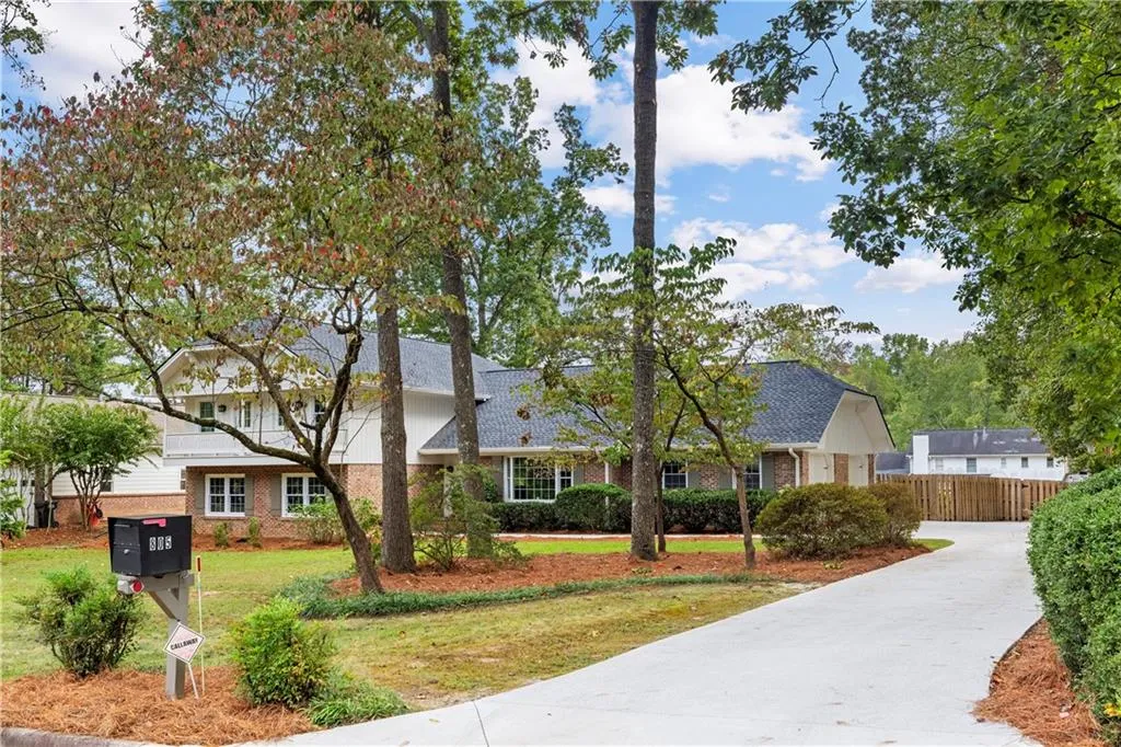 805 Sudbury Road, Atlanta, Georgia 30328, 5 Bedrooms Bedrooms, ,3 BathroomsBathrooms,Residential,For Sale,805 Sudbury Road,7660712