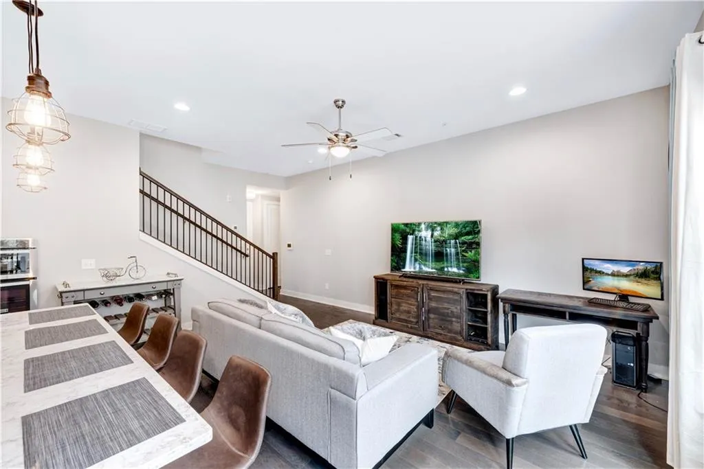 6674 Cadence Boulevard Unit 72, Atlanta, Georgia 30328, 1 Bedroom Bedrooms, ,1 BathroomBathrooms,Residential,Sold,6674 Cadence Boulevard Unit 72,6675204