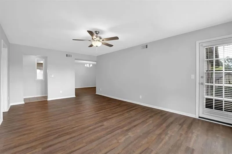 6851 Roswell Road Unit C7, Atlanta, Georgia 30328, 4 Bedrooms Bedrooms, ,2 BathroomsBathrooms,Residential,For Sale,6851 Roswell Road Unit C7,7651405