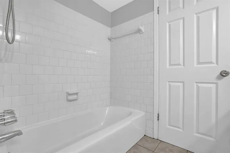 6851 Roswell Road Unit C7, Atlanta, Georgia 30328, 4 Bedrooms Bedrooms, ,2 BathroomsBathrooms,Residential,For Sale,6851 Roswell Road Unit C7,7651405