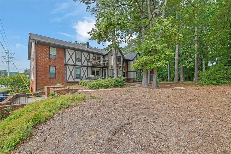 6851 Roswell Road Unit C7, Atlanta, Georgia 30328, 4 Bedrooms Bedrooms, ,2 BathroomsBathrooms,Residential,For Sale,6851 Roswell Road Unit C7,7651405