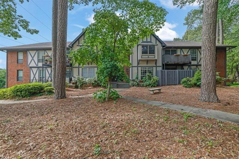 6851 Roswell Road Unit C7, Atlanta, Georgia 30328, 4 Bedrooms Bedrooms, ,2 BathroomsBathrooms,Residential,For Sale,6851 Roswell Road Unit C7,7651405