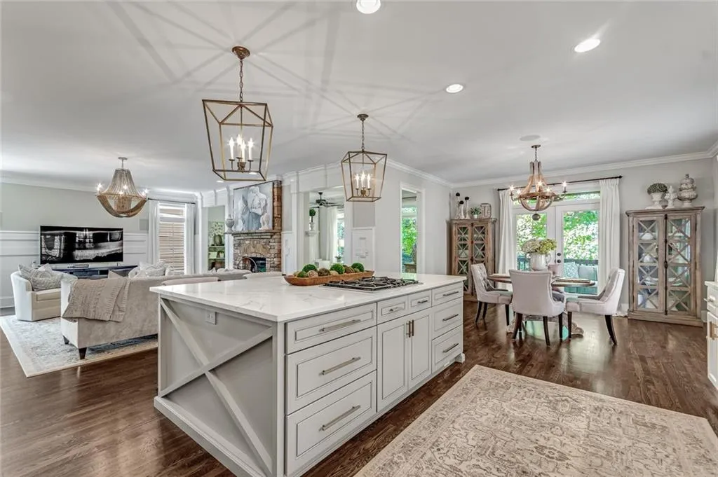 7983 Magnolia Square, Sandy Springs, Georgia 30350, 4 Bedrooms Bedrooms, ,4 BathroomsBathrooms,Residential,Sold,7983 Magnolia Square,6961569