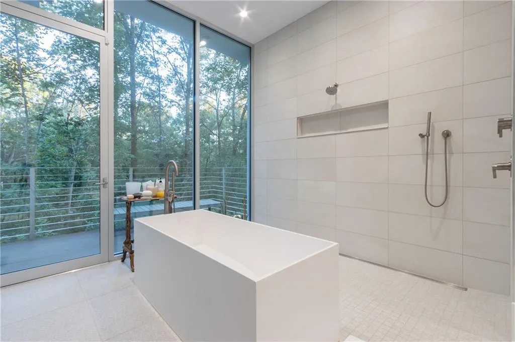 5900 Winterthur Ridge, Atlanta, Georgia 30328, 3 Bedrooms Bedrooms, ,3 BathroomsBathrooms,Residential,Sold,5900 Winterthur Ridge,5912382