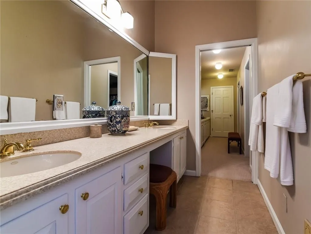 7945 Saddle Ridge Drive, Sandy Springs, Georgia 30350, 4 Bedrooms Bedrooms, ,3 BathroomsBathrooms,Residential,Sold,7945 Saddle Ridge Drive,5861313