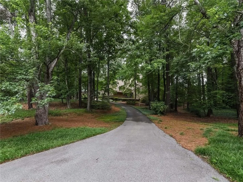 7945 Saddle Ridge Drive, Sandy Springs, Georgia 30350, 4 Bedrooms Bedrooms, ,3 BathroomsBathrooms,Residential,Sold,7945 Saddle Ridge Drive,5861313