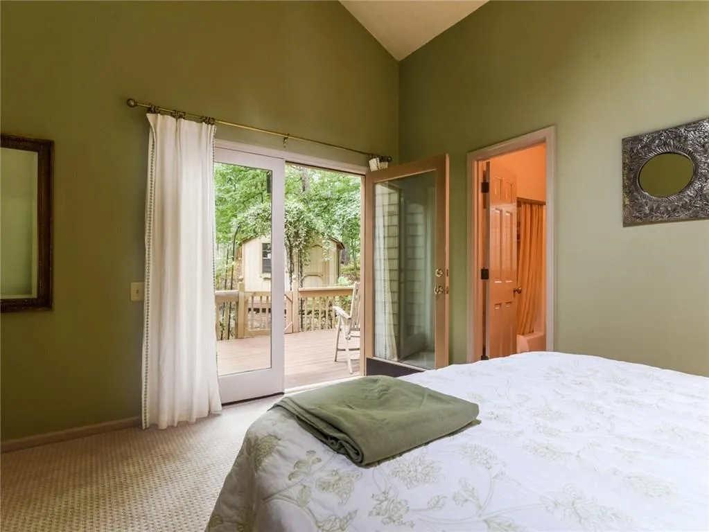 7945 Saddle Ridge Drive, Sandy Springs, Georgia 30350, 4 Bedrooms Bedrooms, ,3 BathroomsBathrooms,Residential,Sold,7945 Saddle Ridge Drive,5861313