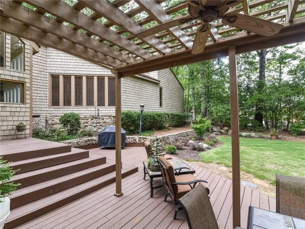 7945 Saddle Ridge Drive, Sandy Springs, Georgia 30350, 4 Bedrooms Bedrooms, ,3 BathroomsBathrooms,Residential,Sold,7945 Saddle Ridge Drive,5861313