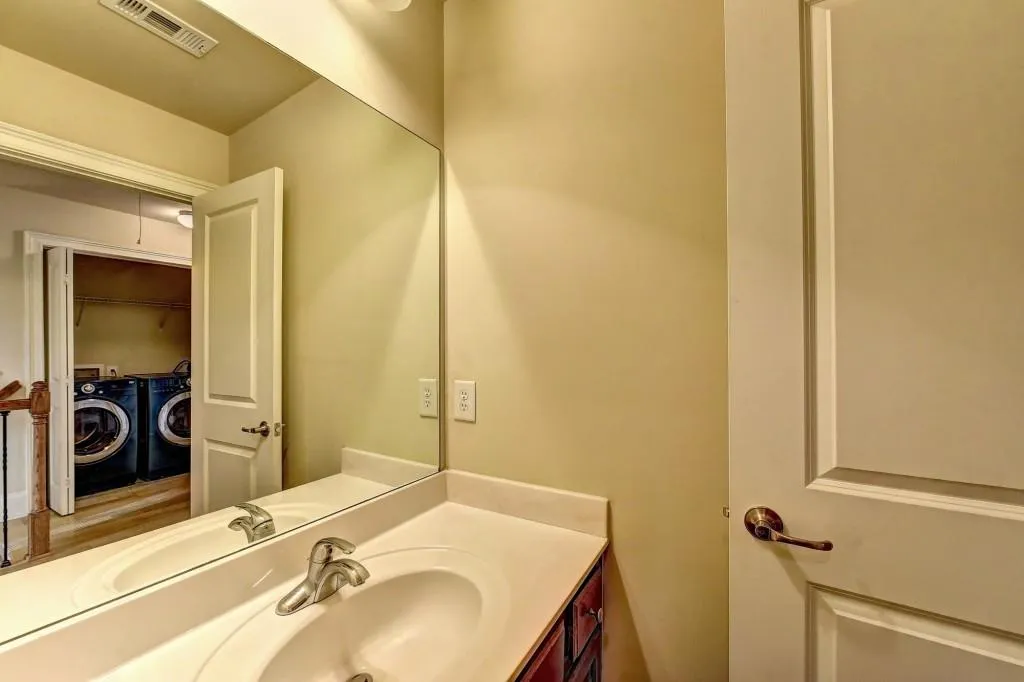 6448 Chariot Street, Atlanta, Georgia 30328, 3 Bedrooms Bedrooms, ,2 BathroomsBathrooms,Residential,Sold,6448 Chariot Street,6579845