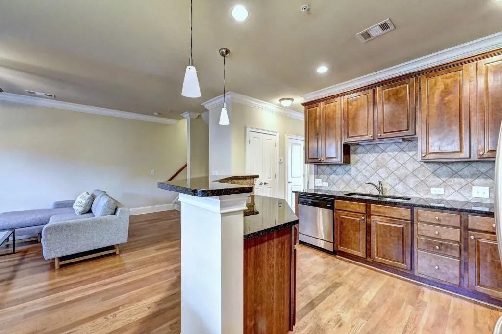 6448 Chariot Street, Atlanta, Georgia 30328, 3 Bedrooms Bedrooms, ,2 BathroomsBathrooms,Residential,Sold,6448 Chariot Street,6579845