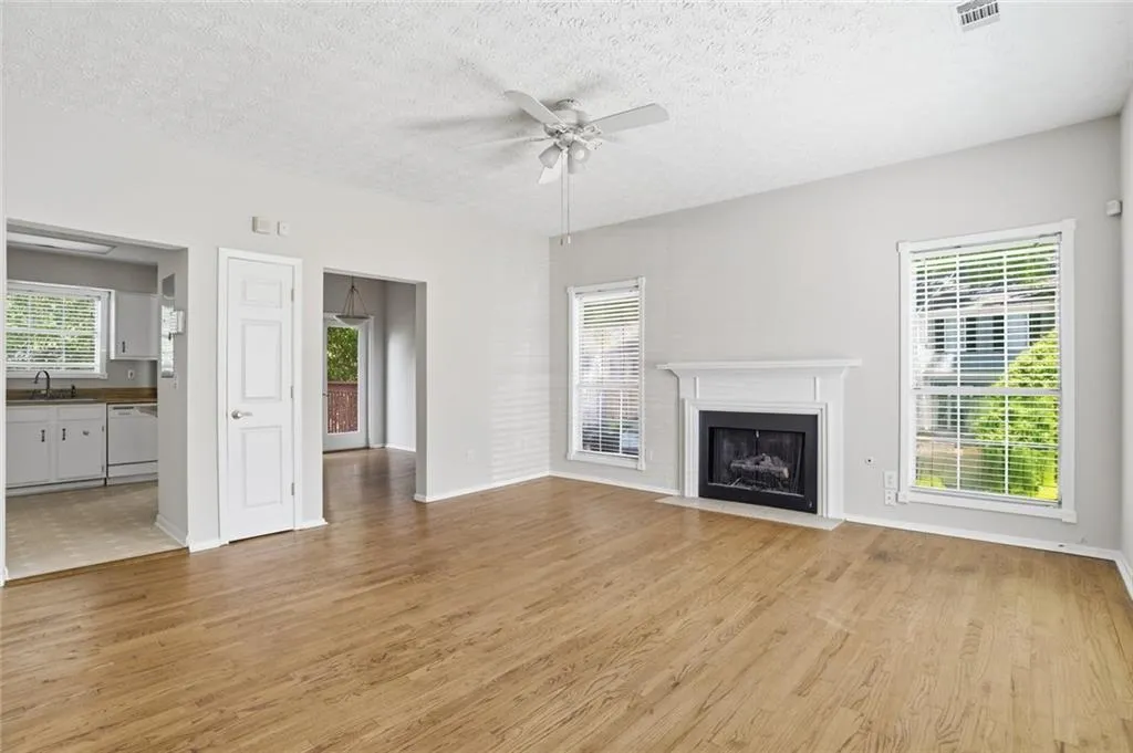 809 Wedgewood Way, Atlanta, Georgia 30350, 2 Bedrooms Bedrooms, ,2 BathroomsBathrooms,Residential,For Sale,809 Wedgewood Way,7758827