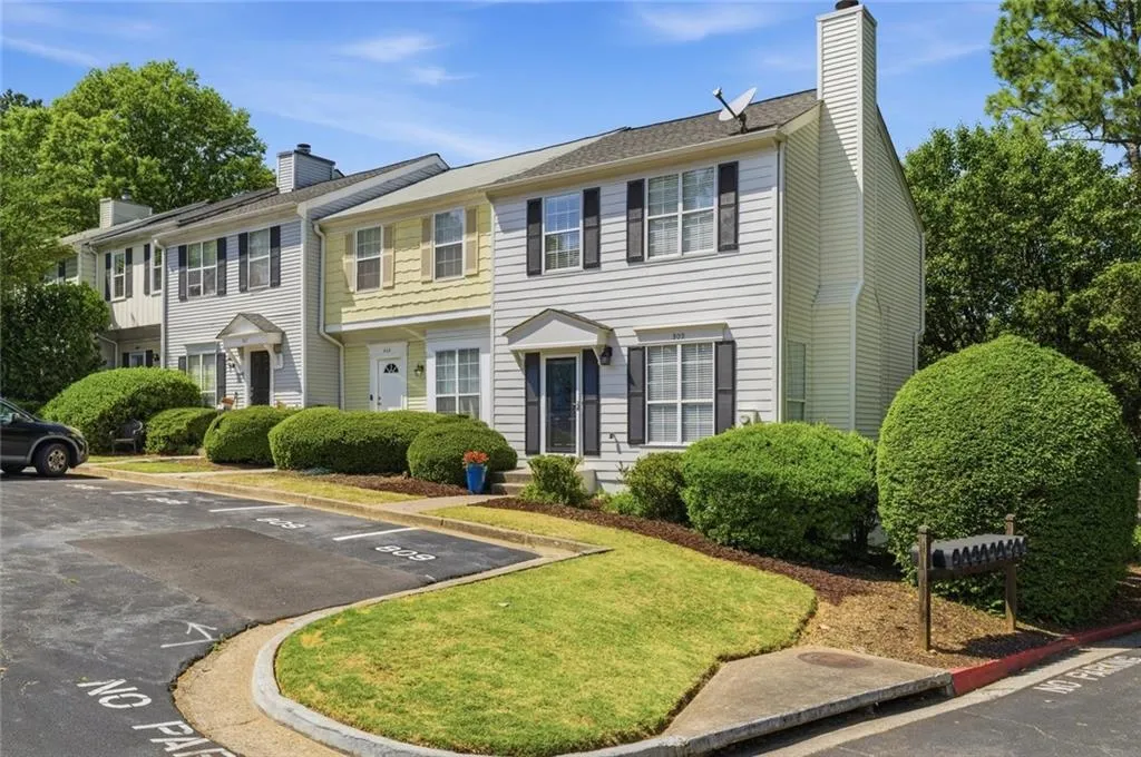 809 Wedgewood Way, Atlanta, Georgia 30350, 2 Bedrooms Bedrooms, ,2 BathroomsBathrooms,Residential,For Sale,809 Wedgewood Way,7758827