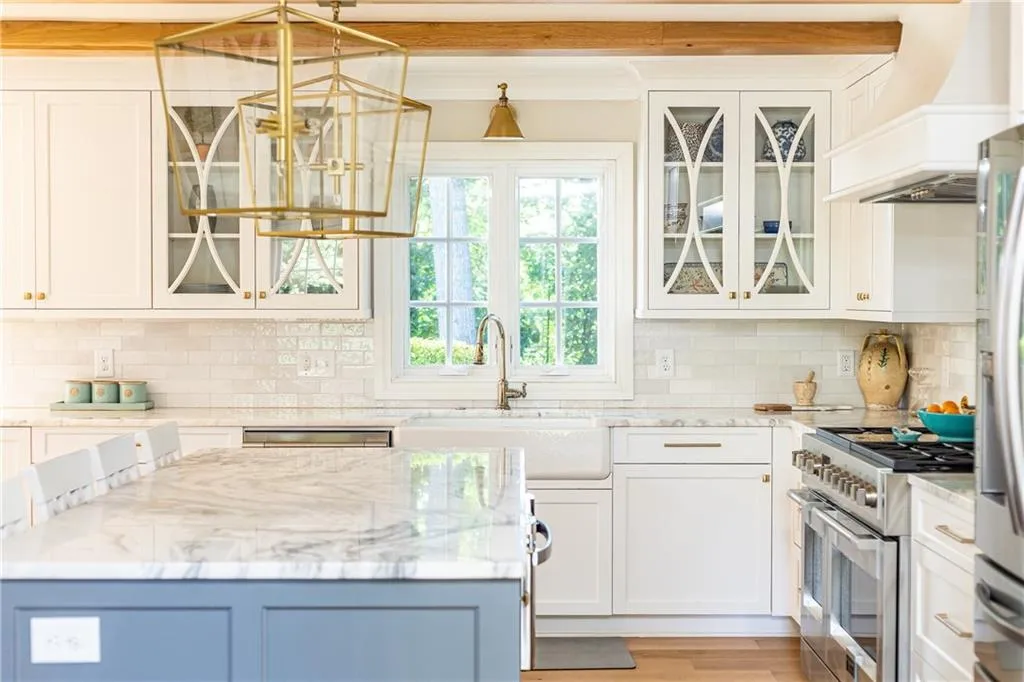 695 Fair Oaks Manor, Atlanta, Georgia 30327, 4 Bedrooms Bedrooms, ,3 BathroomsBathrooms,Residential,Sold,695 Fair Oaks Manor,7239146