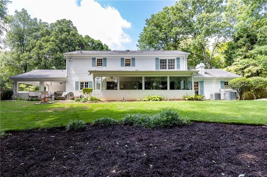 695 Fair Oaks Manor, Atlanta, Georgia 30327, 4 Bedrooms Bedrooms, ,3 BathroomsBathrooms,Residential,Sold,695 Fair Oaks Manor,7239146
