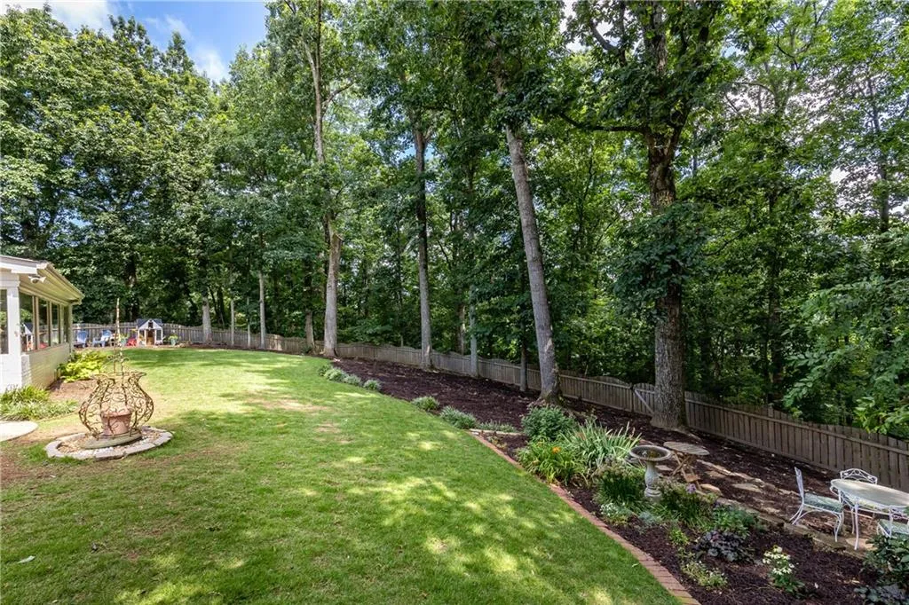 695 Fair Oaks Manor, Atlanta, Georgia 30327, 4 Bedrooms Bedrooms, ,3 BathroomsBathrooms,Residential,Sold,695 Fair Oaks Manor,7239146