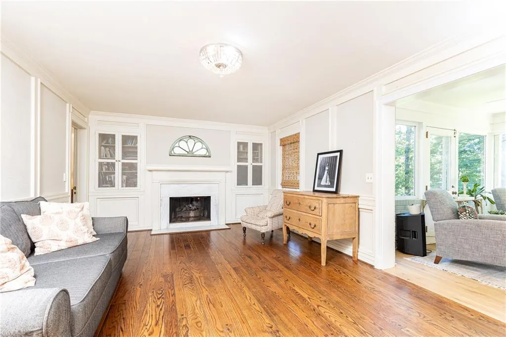 695 Fair Oaks Manor, Atlanta, Georgia 30327, 4 Bedrooms Bedrooms, ,3 BathroomsBathrooms,Residential,Sold,695 Fair Oaks Manor,7239146