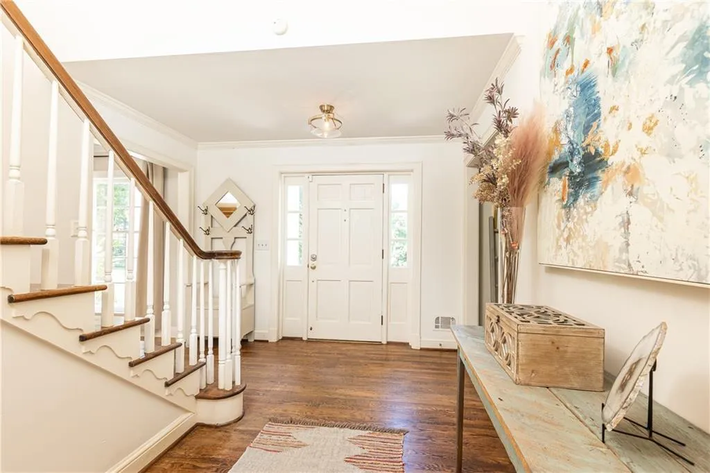 695 Fair Oaks Manor, Atlanta, Georgia 30327, 4 Bedrooms Bedrooms, ,3 BathroomsBathrooms,Residential,Sold,695 Fair Oaks Manor,7239146