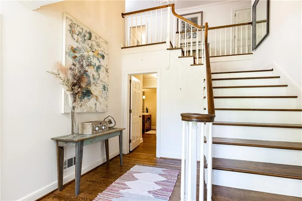 695 Fair Oaks Manor, Atlanta, Georgia 30327, 4 Bedrooms Bedrooms, ,3 BathroomsBathrooms,Residential,Sold,695 Fair Oaks Manor,7239146