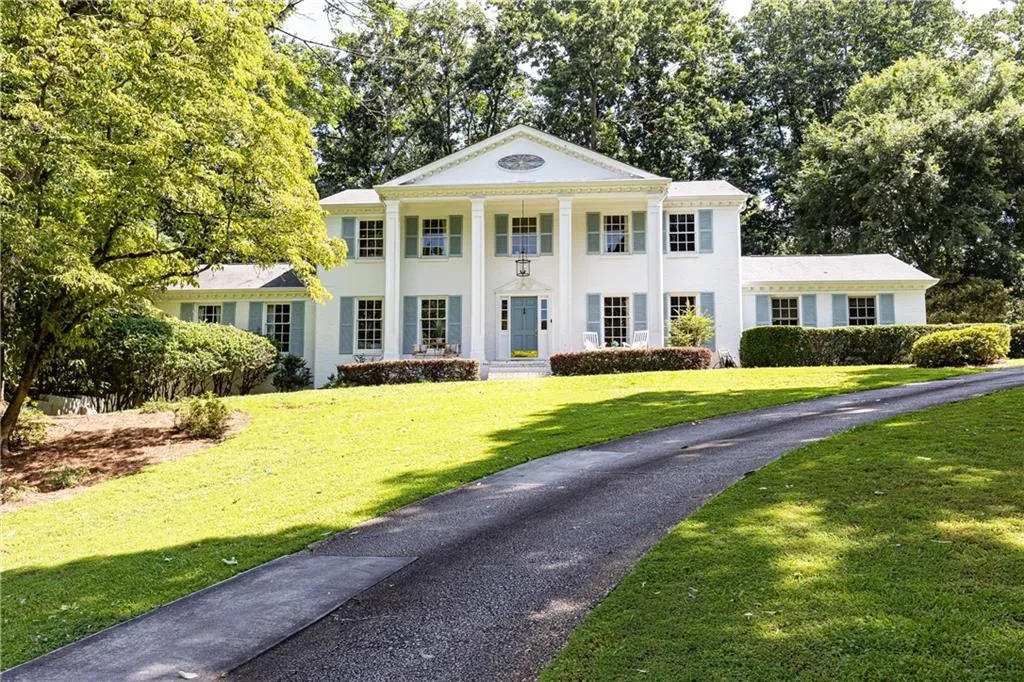 695 Fair Oaks Manor, Atlanta, Georgia 30327, 4 Bedrooms Bedrooms, ,3 BathroomsBathrooms,Residential,Sold,695 Fair Oaks Manor,7239146