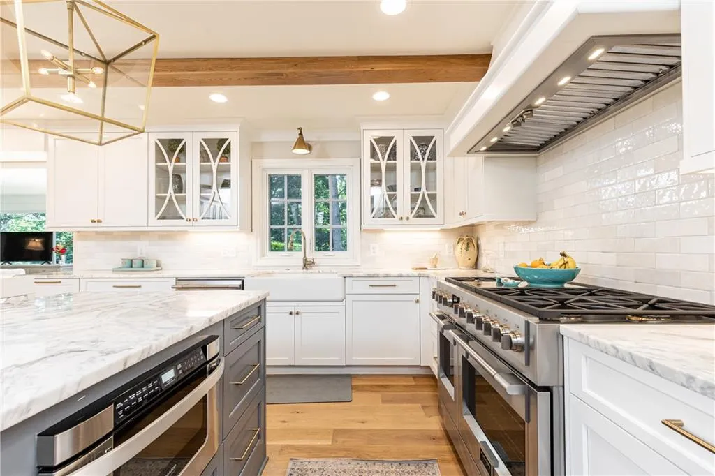 695 Fair Oaks Manor, Atlanta, Georgia 30327, 4 Bedrooms Bedrooms, ,3 BathroomsBathrooms,Residential,Sold,695 Fair Oaks Manor,7239146