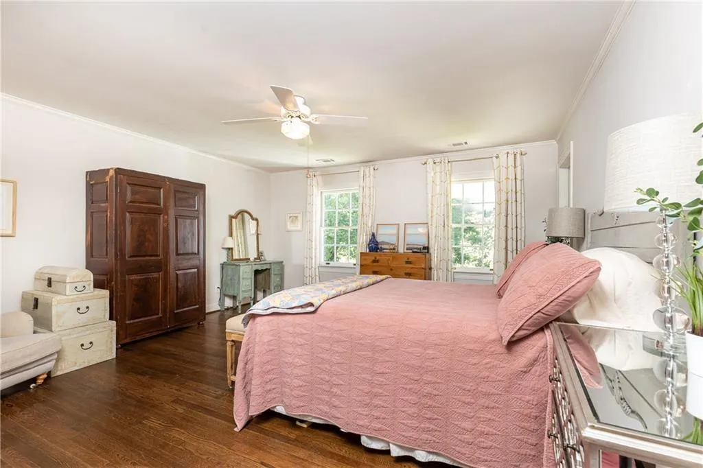 695 Fair Oaks Manor, Atlanta, Georgia 30327, 4 Bedrooms Bedrooms, ,3 BathroomsBathrooms,Residential,Sold,695 Fair Oaks Manor,7239146