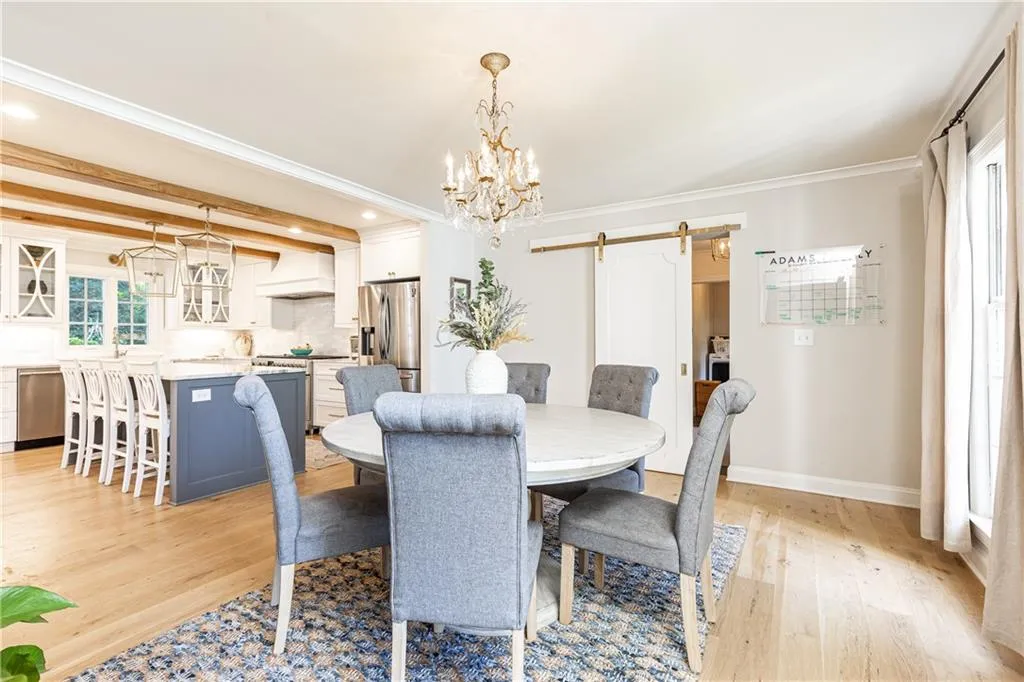 695 Fair Oaks Manor, Atlanta, Georgia 30327, 4 Bedrooms Bedrooms, ,3 BathroomsBathrooms,Residential,Sold,695 Fair Oaks Manor,7239146