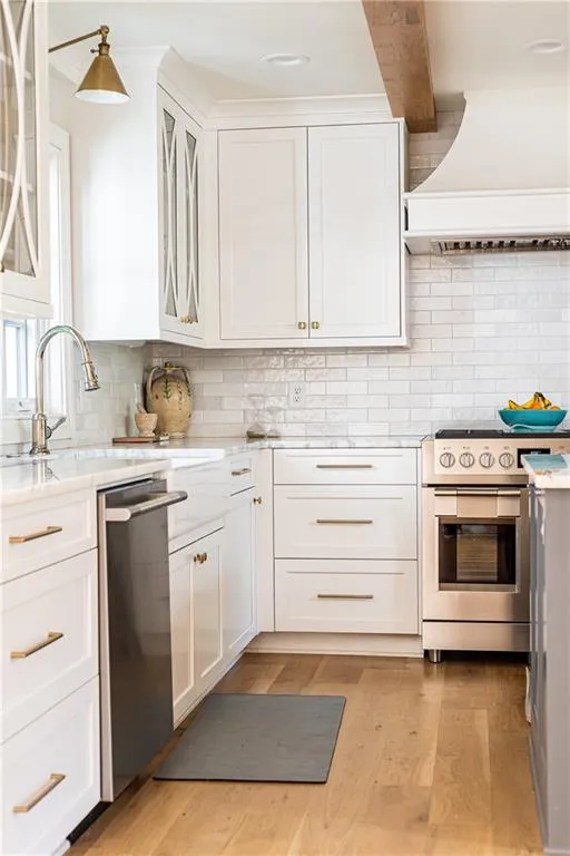 695 Fair Oaks Manor, Atlanta, Georgia 30327, 4 Bedrooms Bedrooms, ,3 BathroomsBathrooms,Residential,Sold,695 Fair Oaks Manor,7239146