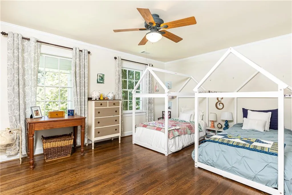 695 Fair Oaks Manor, Atlanta, Georgia 30327, 4 Bedrooms Bedrooms, ,3 BathroomsBathrooms,Residential,Sold,695 Fair Oaks Manor,7239146