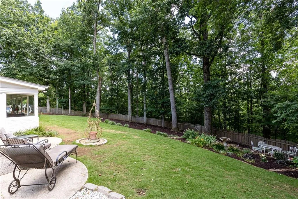 695 Fair Oaks Manor, Atlanta, Georgia 30327, 4 Bedrooms Bedrooms, ,3 BathroomsBathrooms,Residential,Sold,695 Fair Oaks Manor,7239146