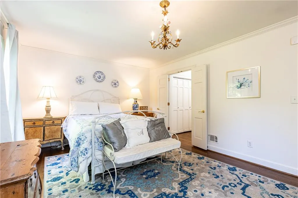 695 Fair Oaks Manor, Atlanta, Georgia 30327, 4 Bedrooms Bedrooms, ,3 BathroomsBathrooms,Residential,Sold,695 Fair Oaks Manor,7239146