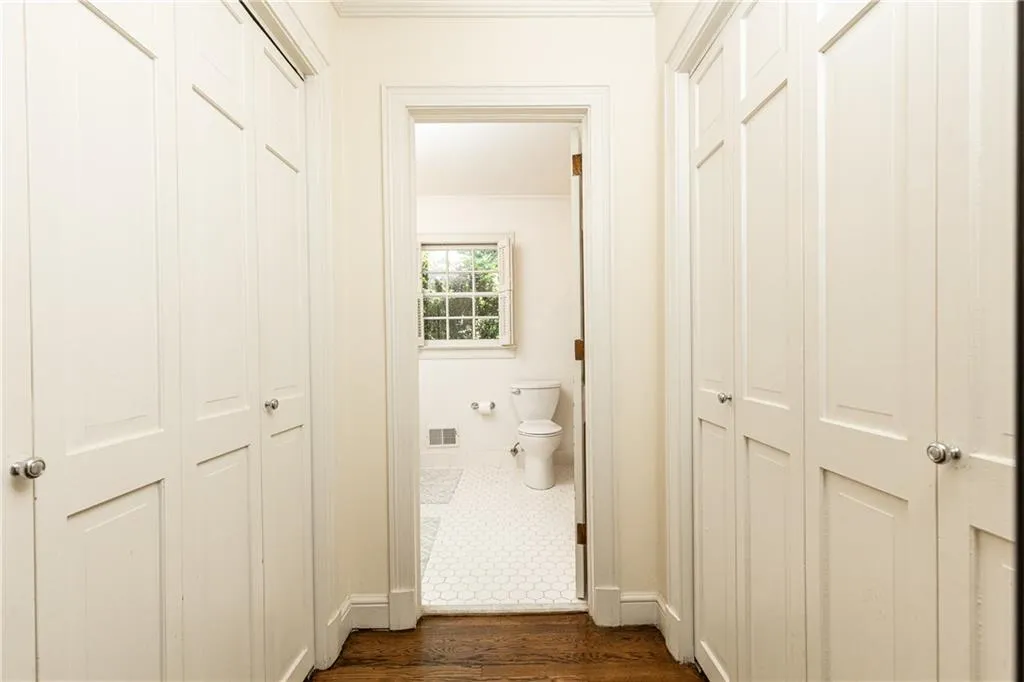 695 Fair Oaks Manor, Atlanta, Georgia 30327, 4 Bedrooms Bedrooms, ,3 BathroomsBathrooms,Residential,Sold,695 Fair Oaks Manor,7239146