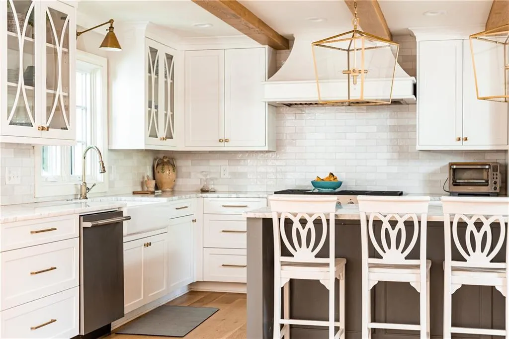 695 Fair Oaks Manor, Atlanta, Georgia 30327, 4 Bedrooms Bedrooms, ,3 BathroomsBathrooms,Residential,Sold,695 Fair Oaks Manor,7239146