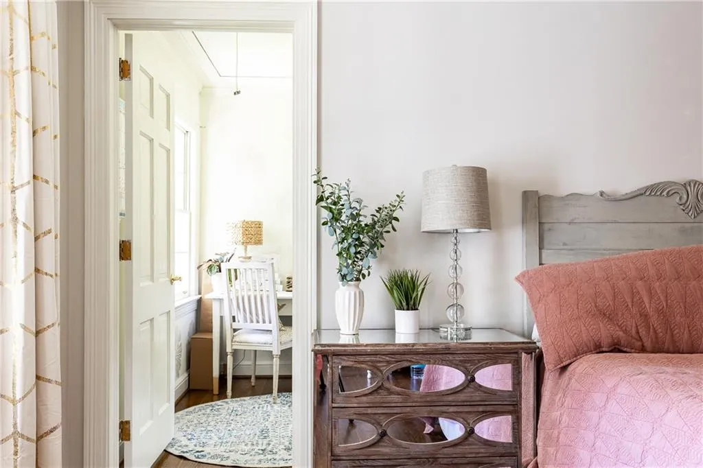 695 Fair Oaks Manor, Atlanta, Georgia 30327, 4 Bedrooms Bedrooms, ,3 BathroomsBathrooms,Residential,Sold,695 Fair Oaks Manor,7239146