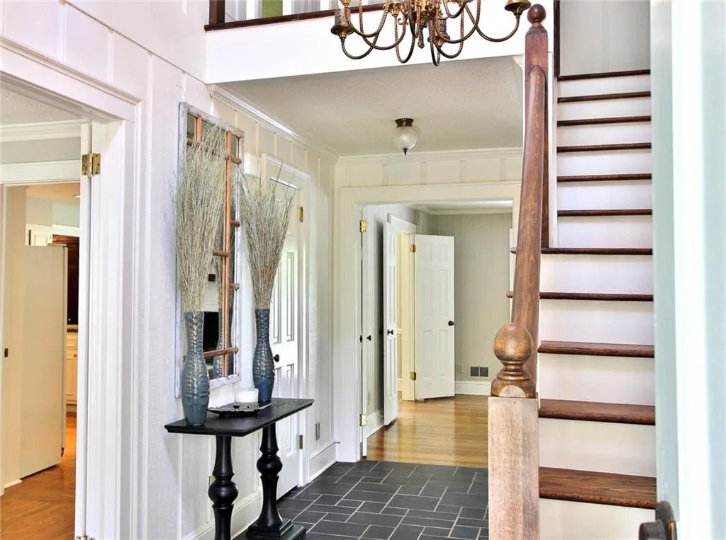 7565 Chaparral Drive, Dunwoody, Georgia 30350, 6 Bedrooms Bedrooms, ,4 BathroomsBathrooms,Residential,Sold,7565 Chaparral Drive,6615103