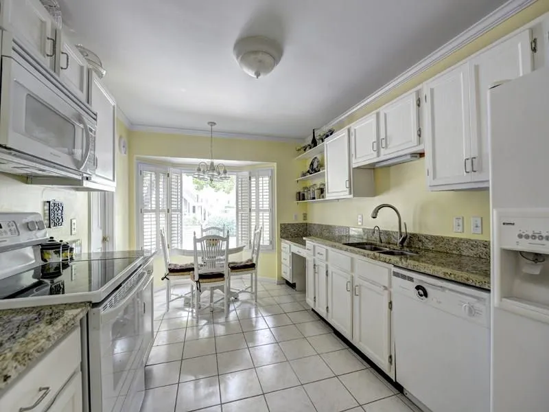 504 Bainbridge Drive Unit 504, Atlanta, Georgia 30327, 3 Bedrooms Bedrooms, ,2 BathroomsBathrooms,Residential,Sold,504 Bainbridge Drive Unit 504,5843119