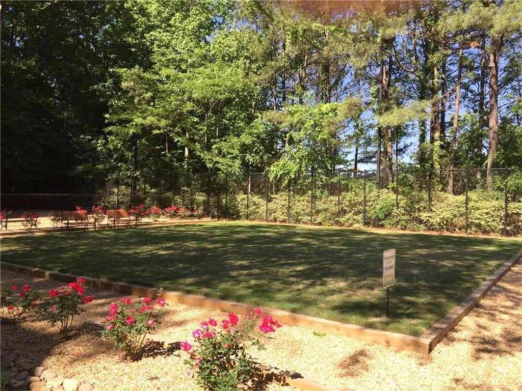 504 Bainbridge Drive Unit 504, Atlanta, Georgia 30327, 3 Bedrooms Bedrooms, ,2 BathroomsBathrooms,Residential,Sold,504 Bainbridge Drive Unit 504,5843119