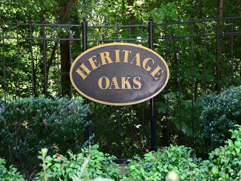 504 Bainbridge Drive Unit 504, Atlanta, Georgia 30327, 3 Bedrooms Bedrooms, ,2 BathroomsBathrooms,Residential,Sold,504 Bainbridge Drive Unit 504,5843119