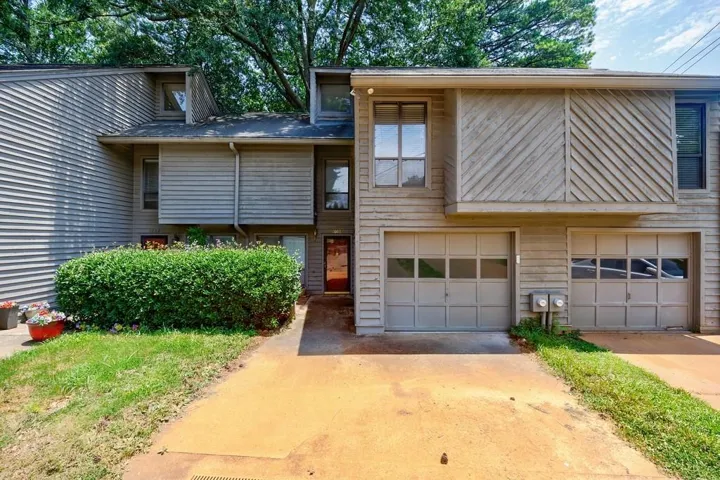 Don't Miss this Townhome in The Heart of Smyrna!