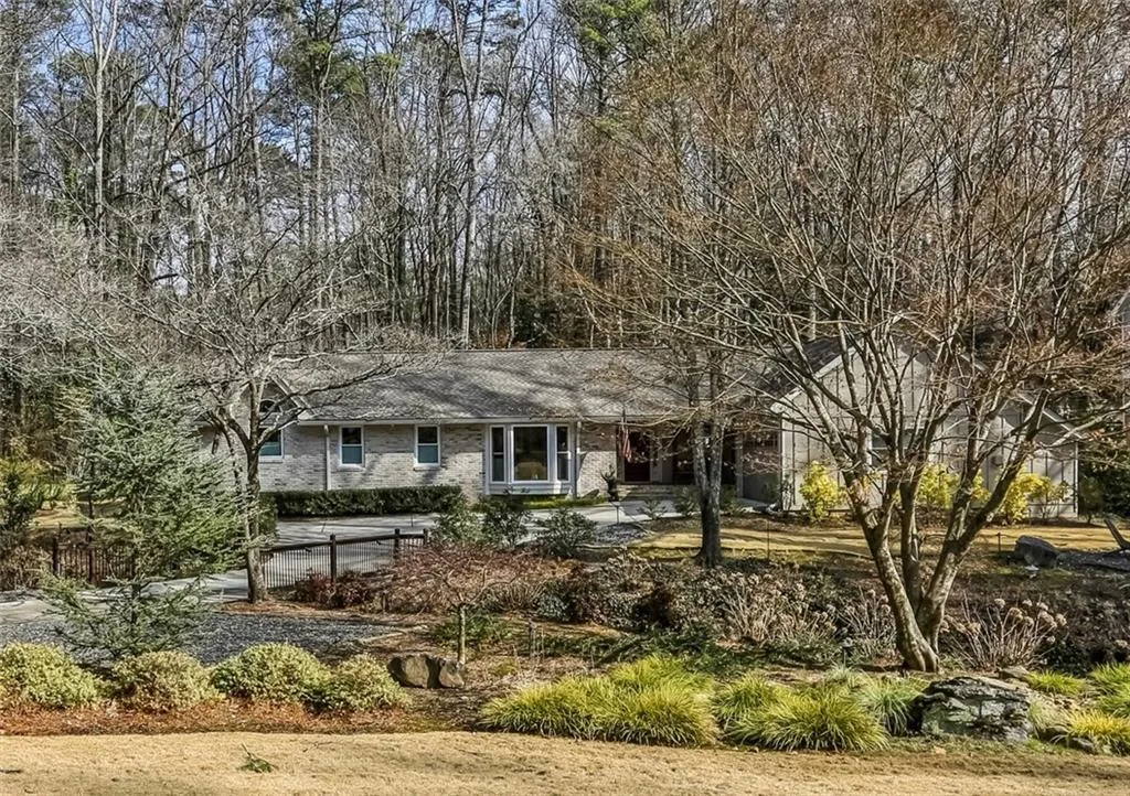 7265 Hunters Branch Drive, Atlanta, Georgia 30328, 3 Bedrooms Bedrooms, ,2 BathroomsBathrooms,Residential,For Sale,7265 Hunters Branch Drive,7715654